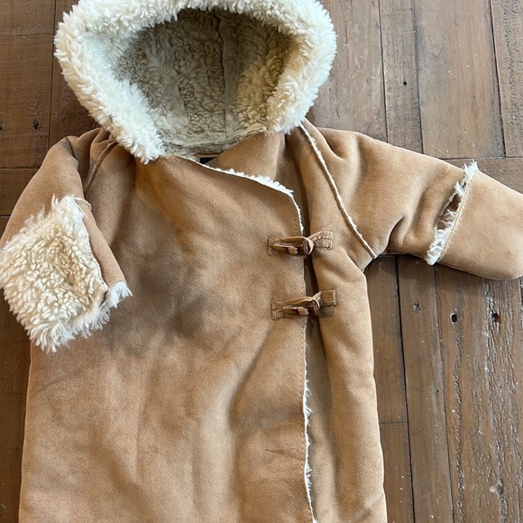 Gap faux suede shearling baby bunting - Picture 4 of 8